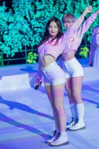 Quay lén Nancy nhóm Momoland thay đồ show vú đẹp